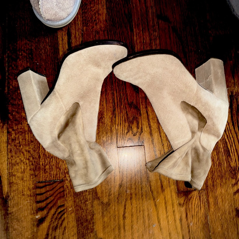 Chinese laundry booties size 9